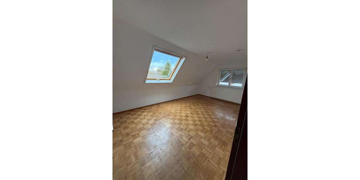 Dachgeschoßwohnung Walddorfhäslach - 2.5 Zimmer, 65 m&sup2;, 1.050&euro; | Angebot:25422652