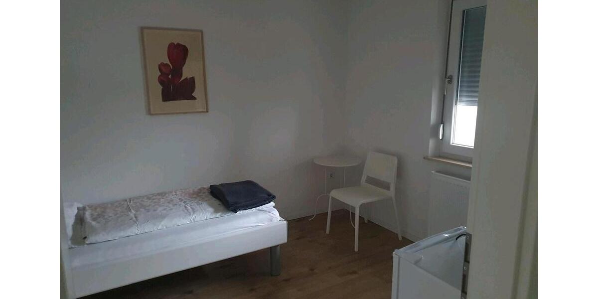 Erdgeschoßwohnung Rottenburg am Neckar - 20 Zimmer, 100 m&sup2;, 500&euro; | Angebot:25977705