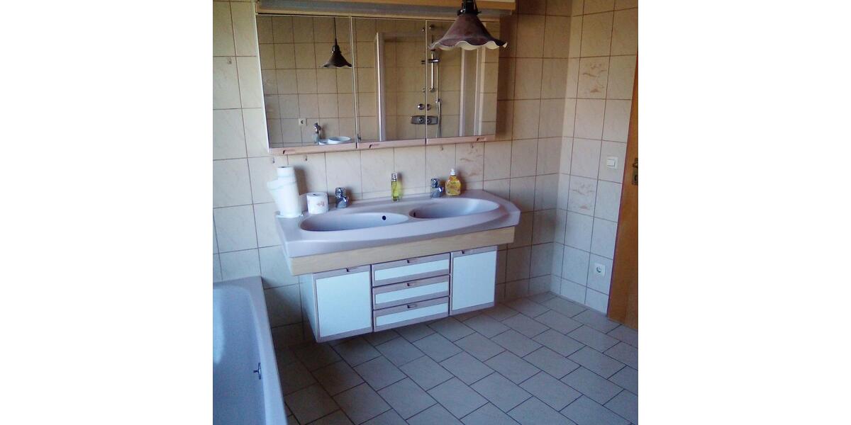 Erdgeschoßwohnung Walddorfhäslach - 5 Zimmer, 120 m&sup2;, 1.500&euro; | Angebot:26134722