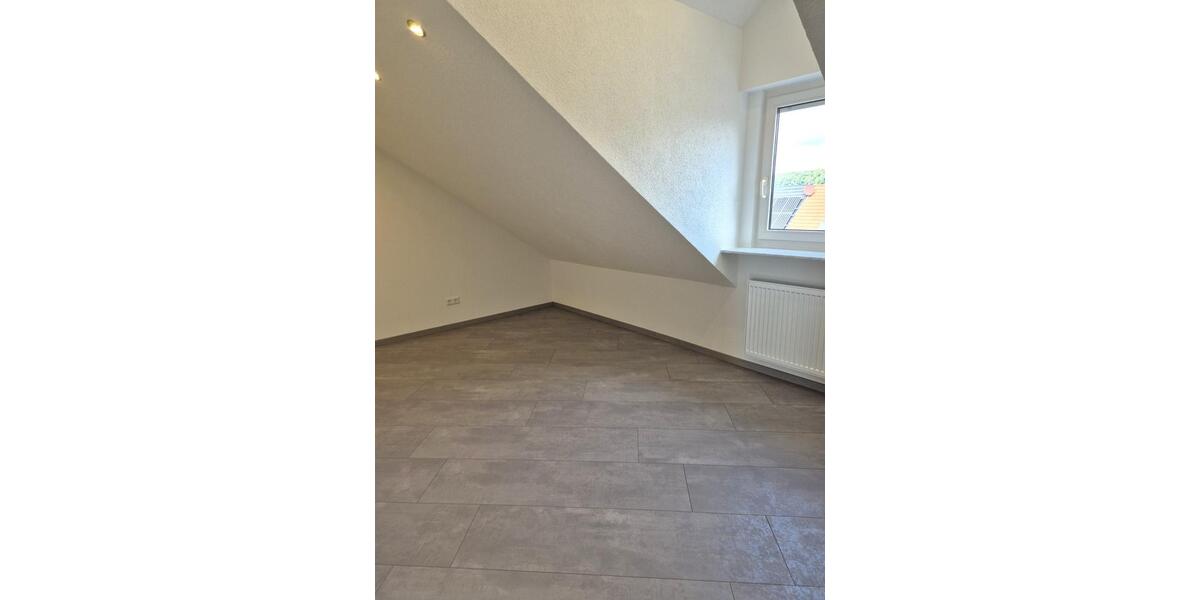 Dachgeschoßwohnung Erkenbrechtsweiler - 3 Zimmer, 94 m&sup2;, 269.000&euro; | Angebot:25202143