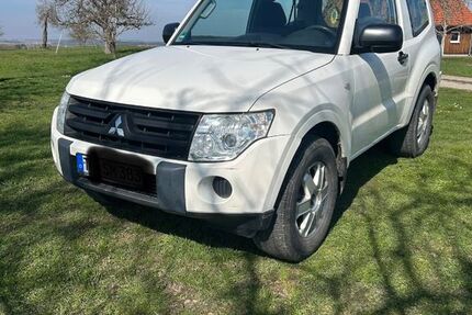Mitsubishi Pajero 298.500 km 9.900 &euro; Rottenburg am Neckar 72108