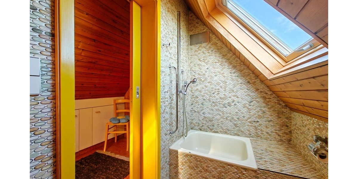 Charmantes Fachwerkhaus mit ELW, Atelier und Ausbaureserve - Wohnen & Arbeiten unter einem Dach - Bauernhaus, Landhaus Reutlingen Rommelsbach | Angebot:24690906