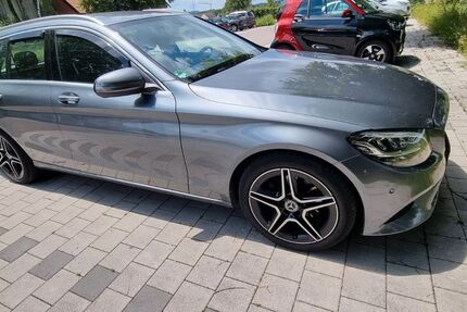 Mercedes-Benz 220 180.000 km 19.000 &euro; Rottenburg am Neckar 72108