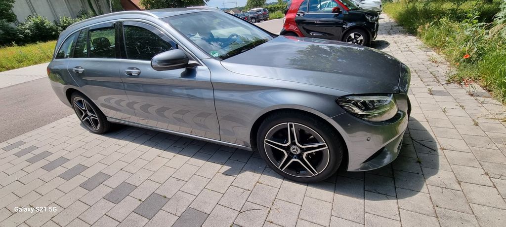 Mercedes-Benz 220 180.000 km 19.000 &euro; Rottenburg am Neckar 72108
