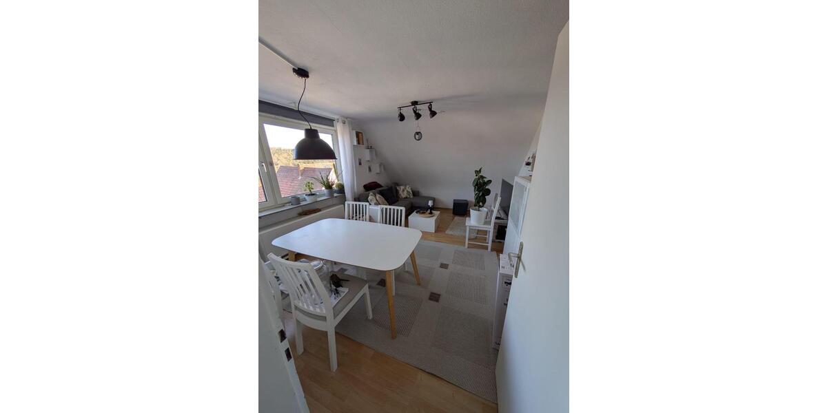 Dachgeschoßwohnung Stuttgart Sillenbuch - 3.5 Zimmer, 66 m&sup2;, 935&euro; | Angebot:25965679