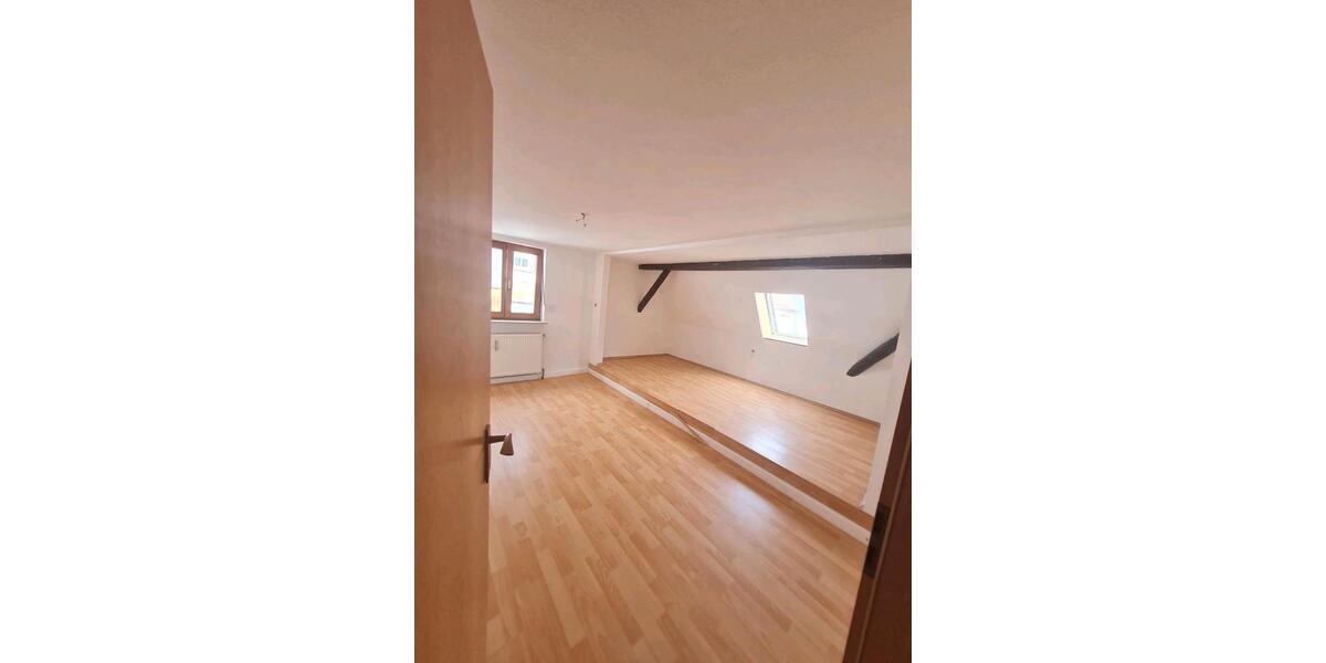 Etagenwohnung Rottenburg am Neckar - 4 Zimmer, 115 m&sup2;, 1.000&euro; | Angebot:25168067
