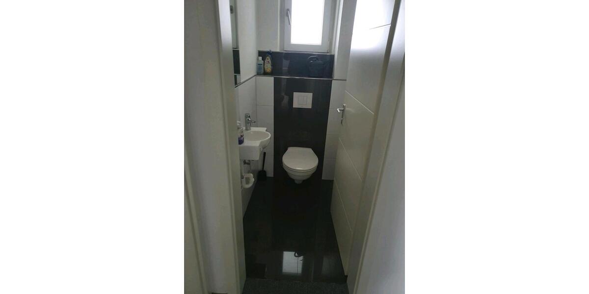 Erdgeschoßwohnung Rottenburg am Neckar - 20 Zimmer, 100 m&sup2;, 500&euro; | Angebot:25977705