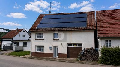 FÜR ANPACKER: HANDWERKEROBJEKT MIT PV-ANLAGE - Haus Burladingen | Angebot:26900705