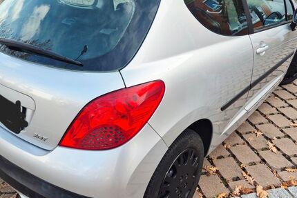 Peugeot 207 157.400 km 2.300 &euro; Filderstadt 70794