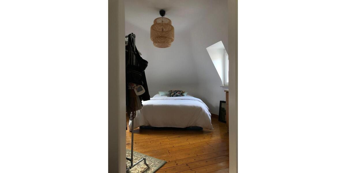 Dachgeschoßwohnung Stuttgart Stuttgart-Süd - 3.5 Zimmer, 91 m&sup2;, 1.450&euro; | Angebot:25363233