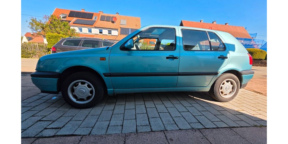 VW Golf 151.000 km 2.300 &euro; Nürtingen 72622
