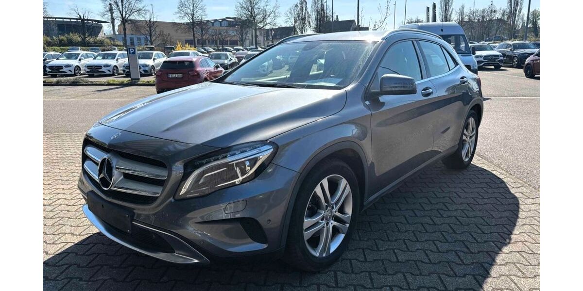Mercedes-Benz GLA 180 66.000 km 15.990 &euro; Stuttgart 70567