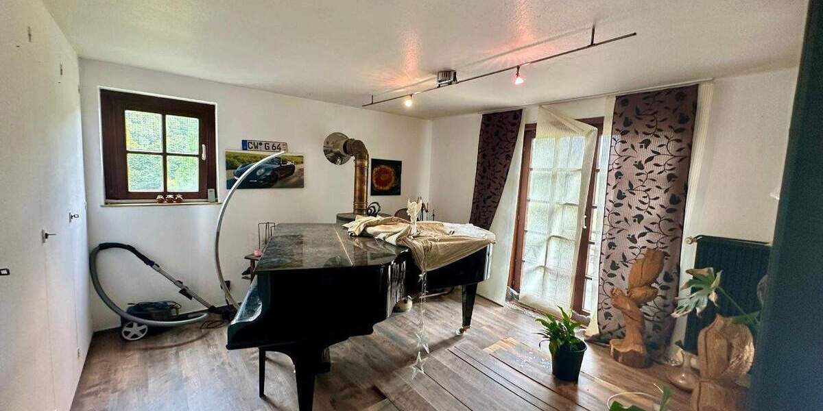 Mehrfamilienhaus, Wohnhaus Ostelsheim - 8 Zimmer, 300 m&sup2;, 1.000.000&euro; | Angebot:25674461