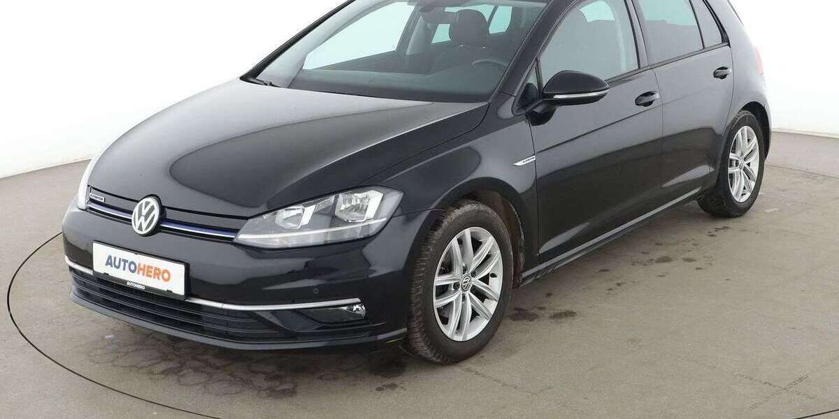 VW Golf 74.392 km 14.650 &euro; Stuttgart 70195