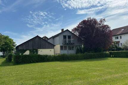 Haus Althengstett - 5 Zimmer, 199 m&sup2;, 2.500&euro; | Angebot:25821147