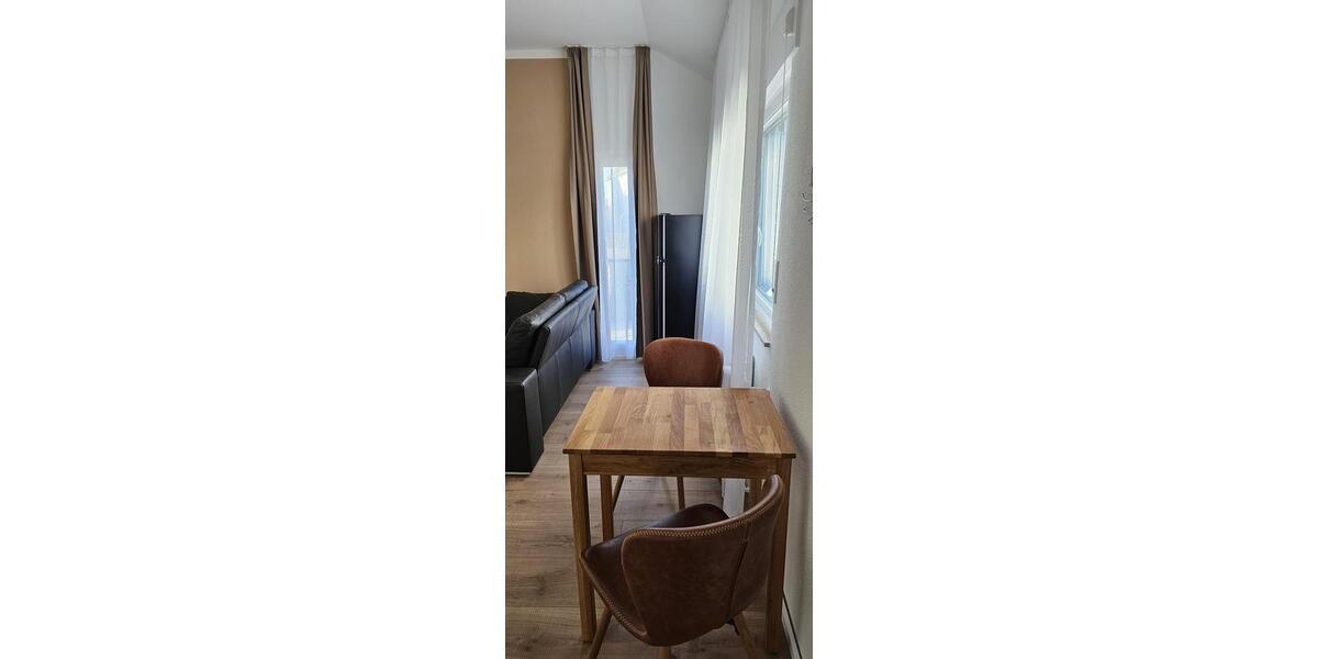 Dachgeschoßwohnung Großbettlingen - 1 Zimmer, 24 m&sup2;, 600&euro; | Angebot:25933767