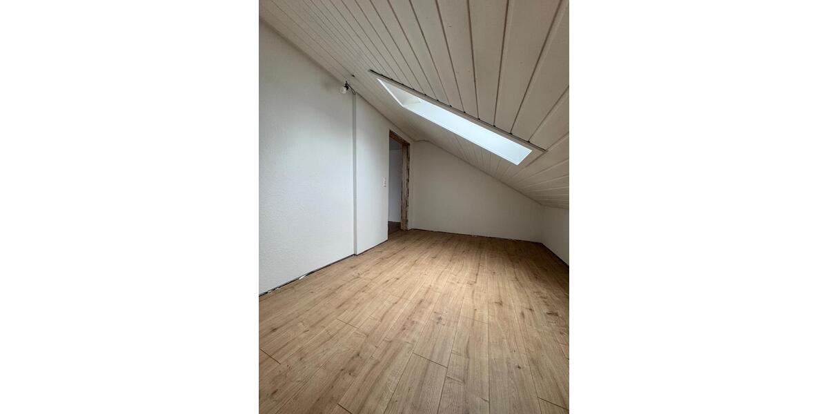 Dachgeschoßwohnung Horb am Neckar - 3.5 Zimmer, 80 m&sup2;, 950&euro; | Angebot:25649577