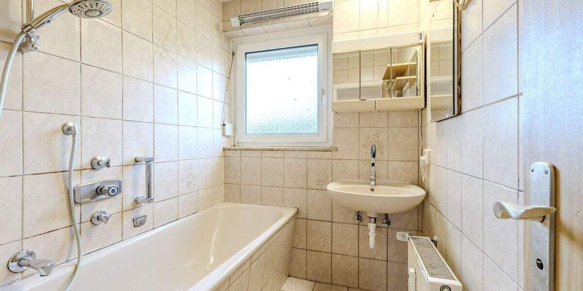 Mehrfamilienhaus, Wohnhaus Sindelfingen / Maichingen Maichingen - 8 Zimmer, 145 m&sup2;, 695.000&euro; | Angebot:25746135