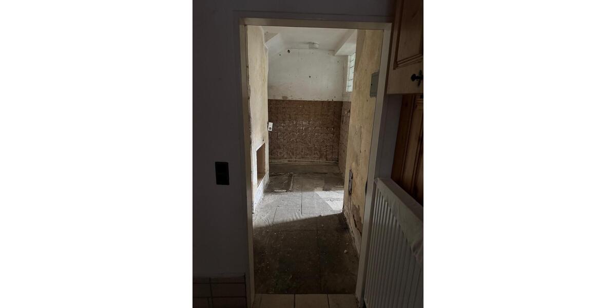 Reihenhaus Ostfildern - 7 Zimmer, 180 m&sup2;, 92.000&euro; | Angebot:24828041