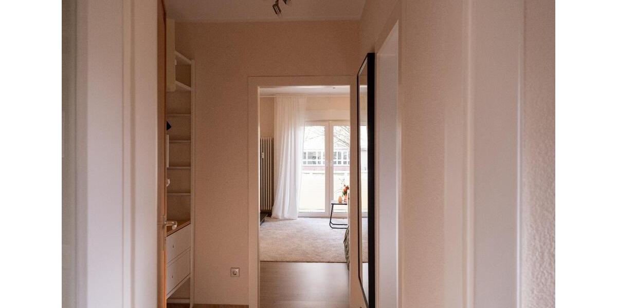 Hochparterre Stuttgart Degerloch - 1.5 Zimmer, 28 m&sup2;, 785&euro; | Angebot:25840408