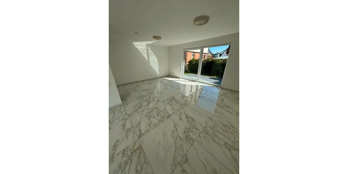 Doppelhaushälfte Reutlingen Reutlingen (Kernstadt) - 5 Zimmer, 160 m&sup2;, 2.200&euro; | Angebot:25976653