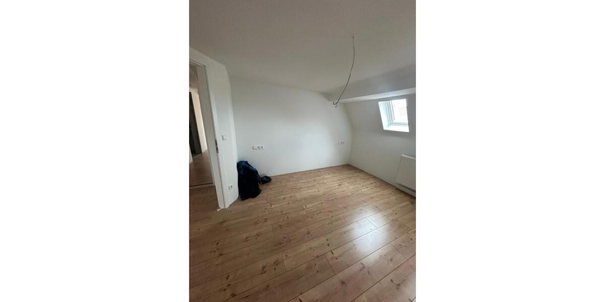 Dachgeschoßwohnung Jettingen - 3 Zimmer, 82 m&sup2;, 1.050&euro; | Angebot:25576415