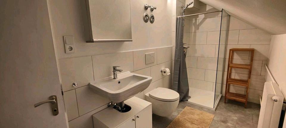 Dachgeschoßwohnung Rottenburg am Neckar - 3 Zimmer, 17 m&sup2;, 529&euro; | Angebot:26025505