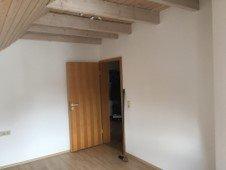 Dachgeschoßwohnung Ammerbuch - 1 Zimmer, 11 m&sup2;, 300&euro; | Angebot:26443375