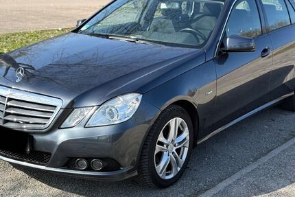 Mercedes-Benz E 220 278.000 km 7.499 &euro; Stuttgart 70378