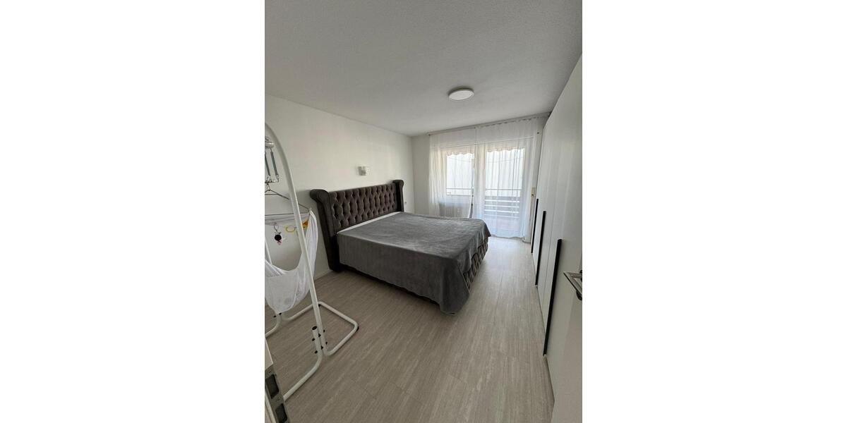 Etagenwohnung Ofterdingen - 4 Zimmer, 100 m&sup2;, 1.300&euro; | Angebot:25963170