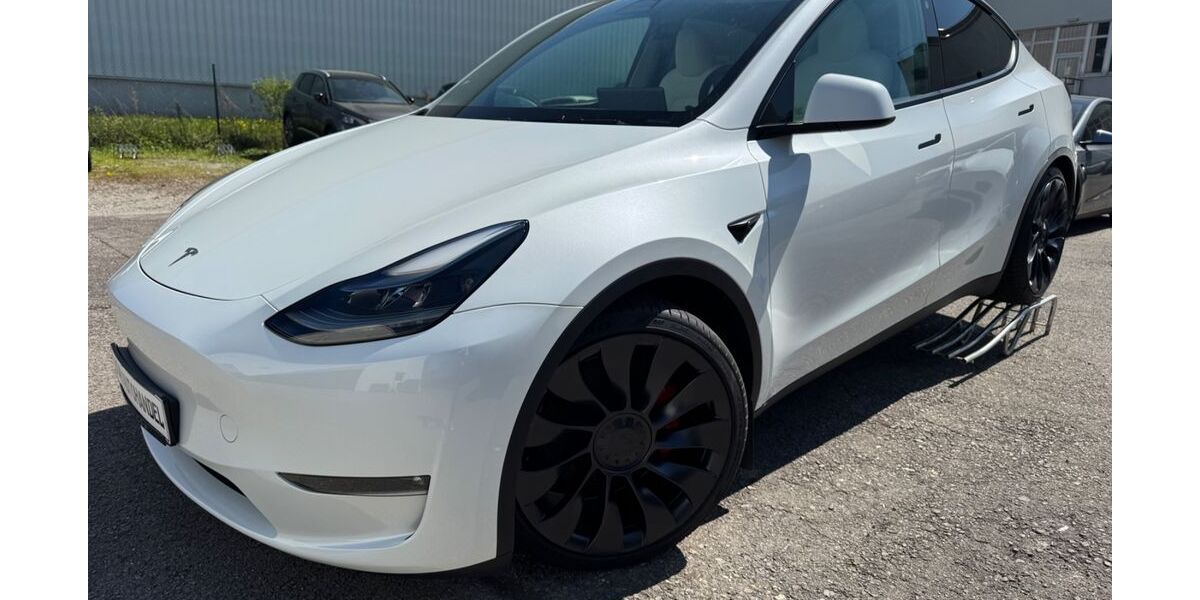 Tesla Model Y 28.195 km 42.500 &euro; Holzgerlingen 71088