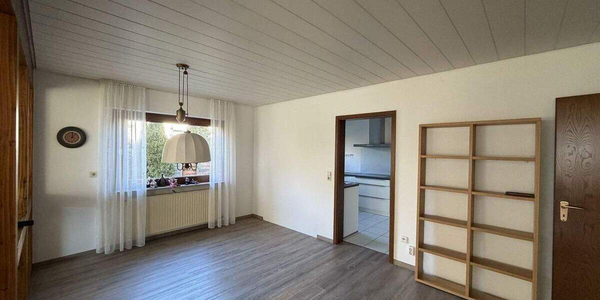 Einfamilienhaus Gärtringen - 3 Zimmer, 131 m&sup2;, 1.950&euro; | Angebot:25800926