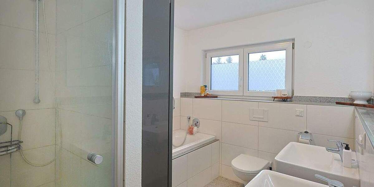 Doppelhaushälfte Waldenbuch - 5 Zimmer, 151 m&sup2;, 700.000&euro; | Angebot:25845921