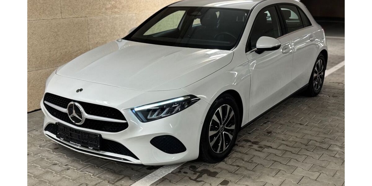 Mercedes-Benz A 180 31.765 km 24.800 &euro; Sindelfingen/Stuttgart 71065