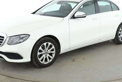 Mercedes-Benz E 220 82.772 km 28.560 &euro; Stuttgart 70195
