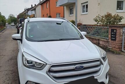 Ford Kuga 209.000 km 10.000 &euro; Stuttgart 70499