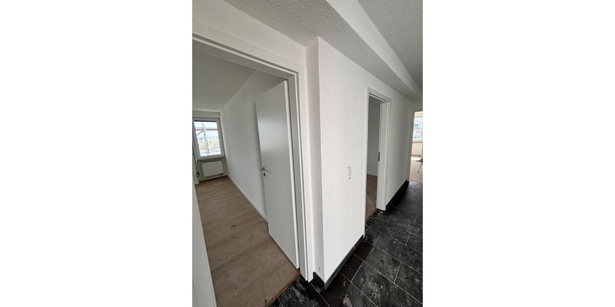 Etagenwohnung Neckartenzlingen - 3 Zimmer, 109 m&sup2;, 1.400&euro; | Angebot:26607093