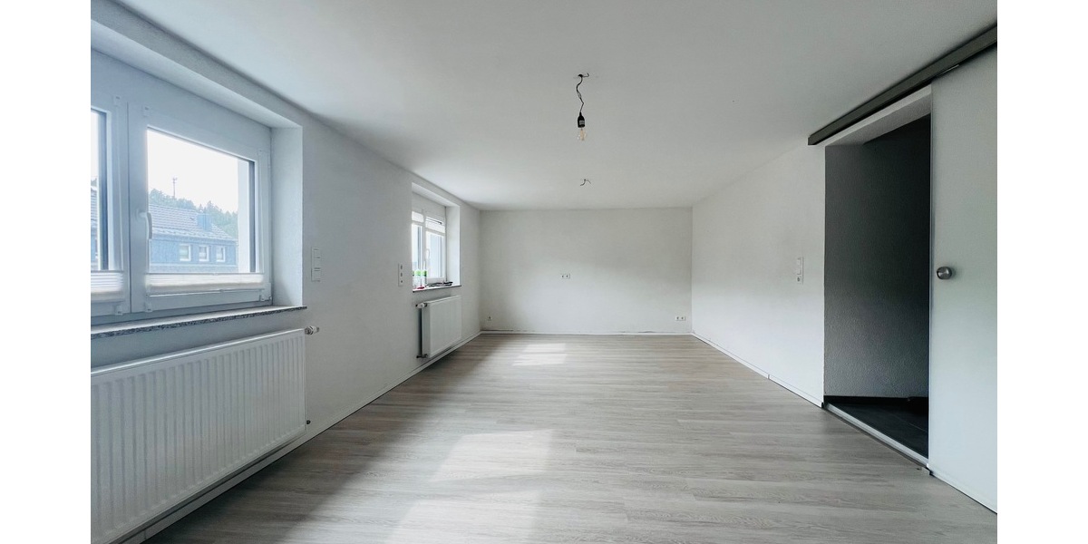 Teilsaniertes Einfamilien-Mehrgenerationenhaus mit Terrasse, Garage und zusätzlichem Waldgrundstück - Einfamilienhaus Horb am Neckar | Angebot:26019766