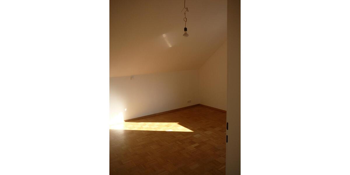 Dachgeschoßwohnung Herrenberg - 2.5 Zimmer, 58 m&sup2;, 900&euro; | Angebot:25554062