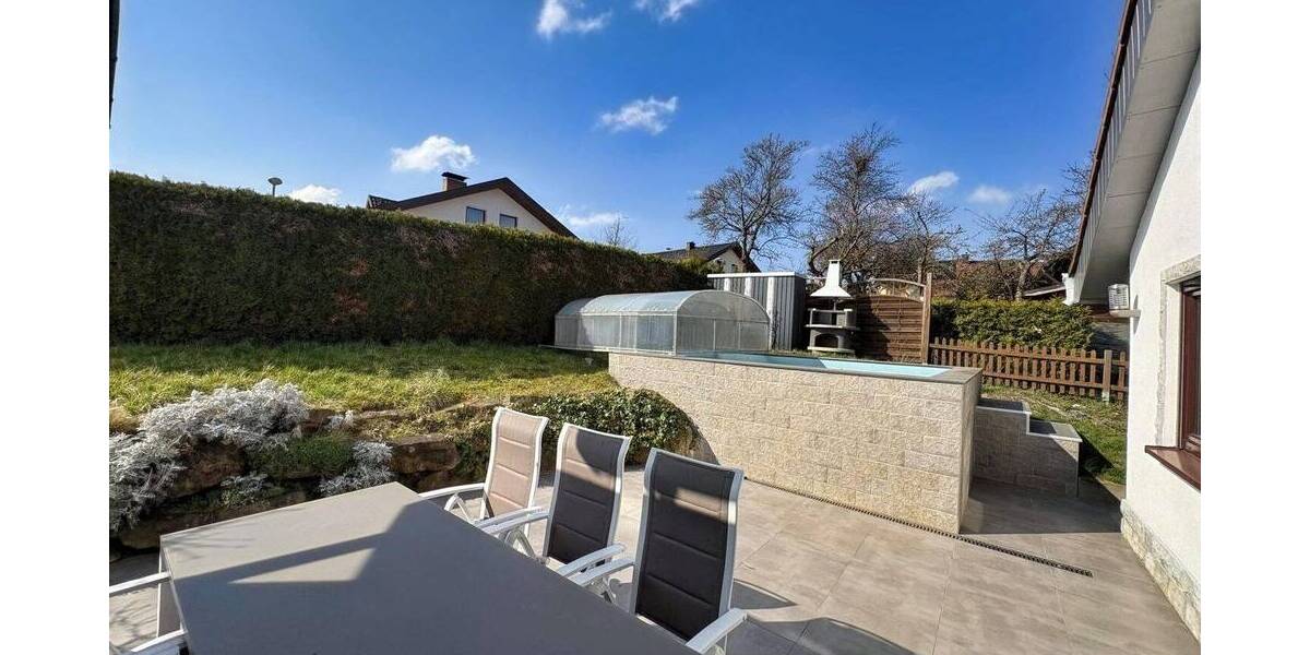 Einfamilienhaus Hechingen - 9 Zimmer, 220 m&sup2;, 650.000&euro; | Angebot:26029373