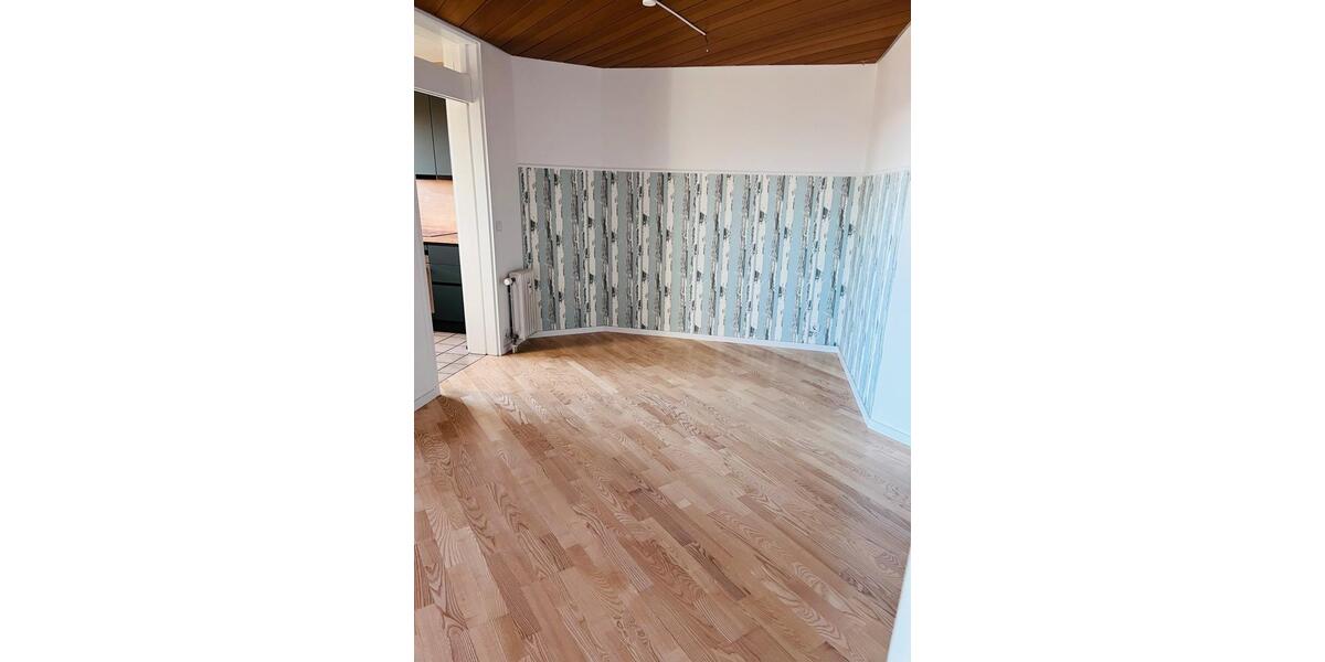 Etagenwohnung Schönaich - 3.5 Zimmer, 95 m&sup2;, 1.470&euro; | Angebot:26415175