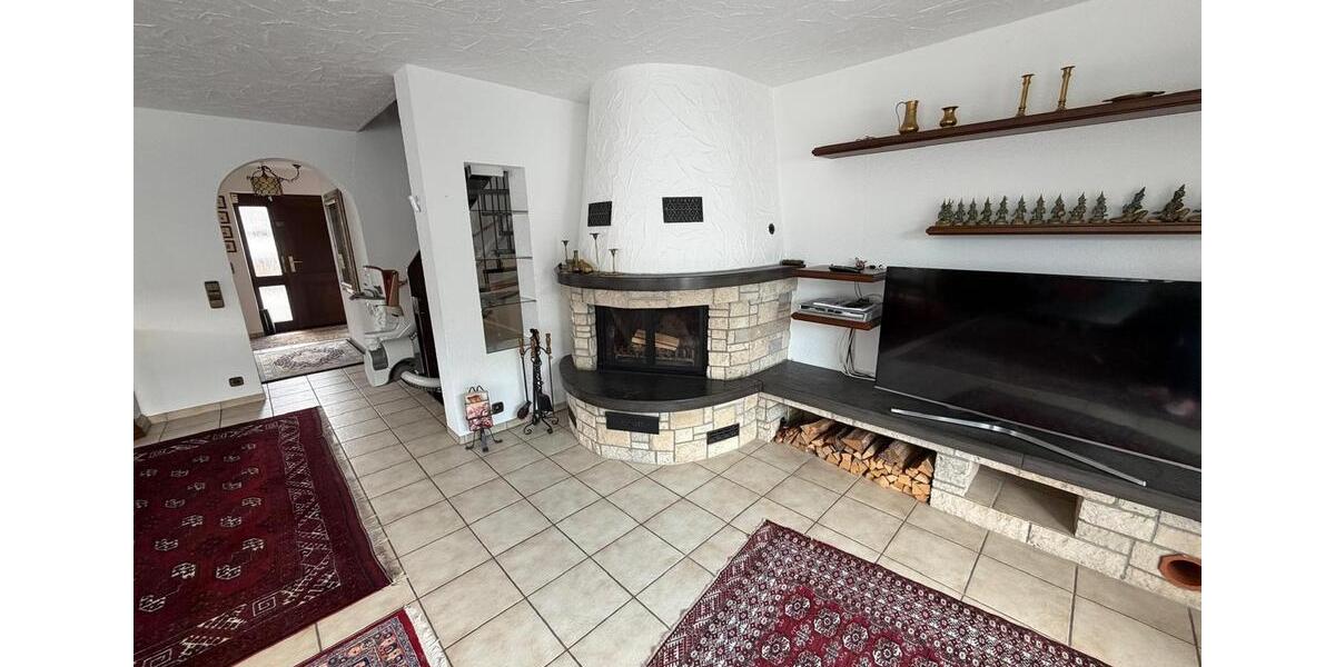 Doppelhaushälfte Sindelfingen Sindelfingen (Stadt) - 6 Zimmer, 240 m&sup2;, 2.650&euro; | Angebot:25975647