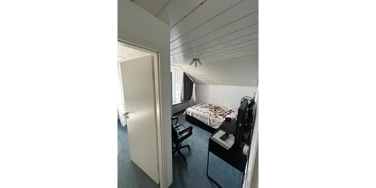 Dachgeschoßwohnung Sindelfingen - 3 Zimmer, 62 m&sup2;, 1.150&euro; | Angebot:25414574