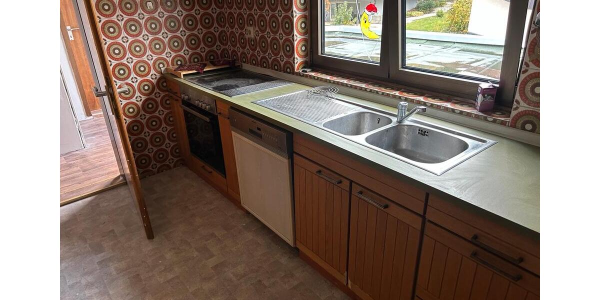 Etagenwohnung Burladingen - 5 Zimmer, 140 m&sup2;, 1.000&euro; | Angebot:25233026