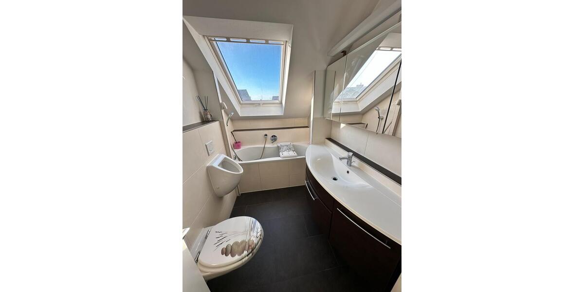 Dachgeschoßwohnung Stuttgart Sillenbuch - 2.5 Zimmer, 58 m&sup2;, 239.000&euro; | Angebot:24357014