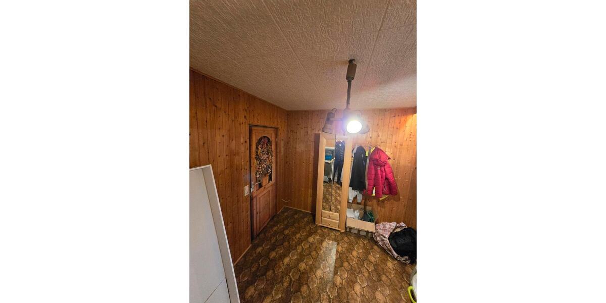 Etagenwohnung Althengstett - 7 Zimmer, 200 m&sup2;, 1.750&euro; | Angebot:25965657