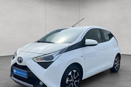 Toyota Aygo (X) 17.600 km 10.990 &euro; Reutlingen 72766