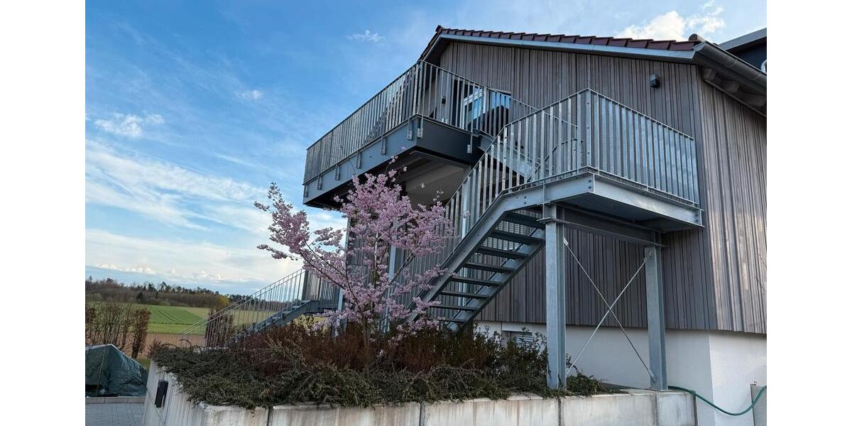 Etagenwohnung Rottenburg am Neckar - 4 Zimmer, 123 m&sup2;, 1.950&euro; | Angebot:26438227