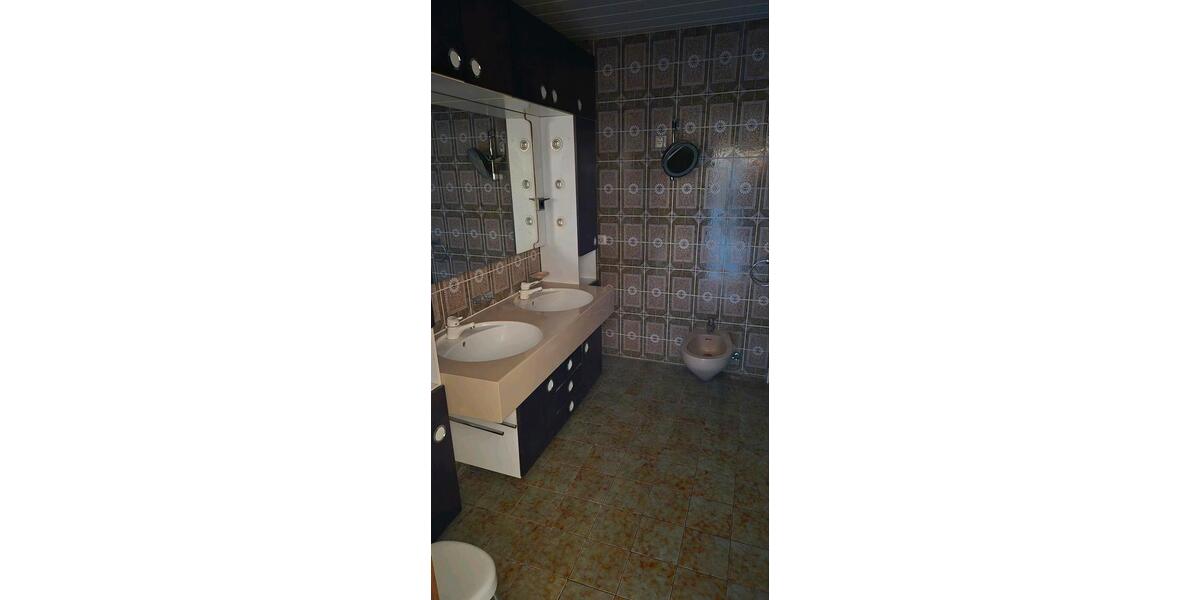 Etagenwohnung Pfullingen - 4 Zimmer, 160 m&sup2;, 1.850&euro; | Angebot:25615132