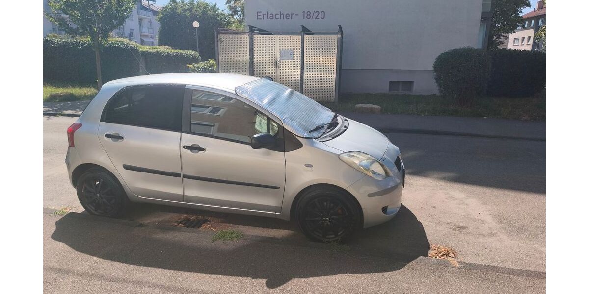 Toyota Yaris 165.000 km 3.499 &euro; Stuttgart - Zuffenhausen 70437